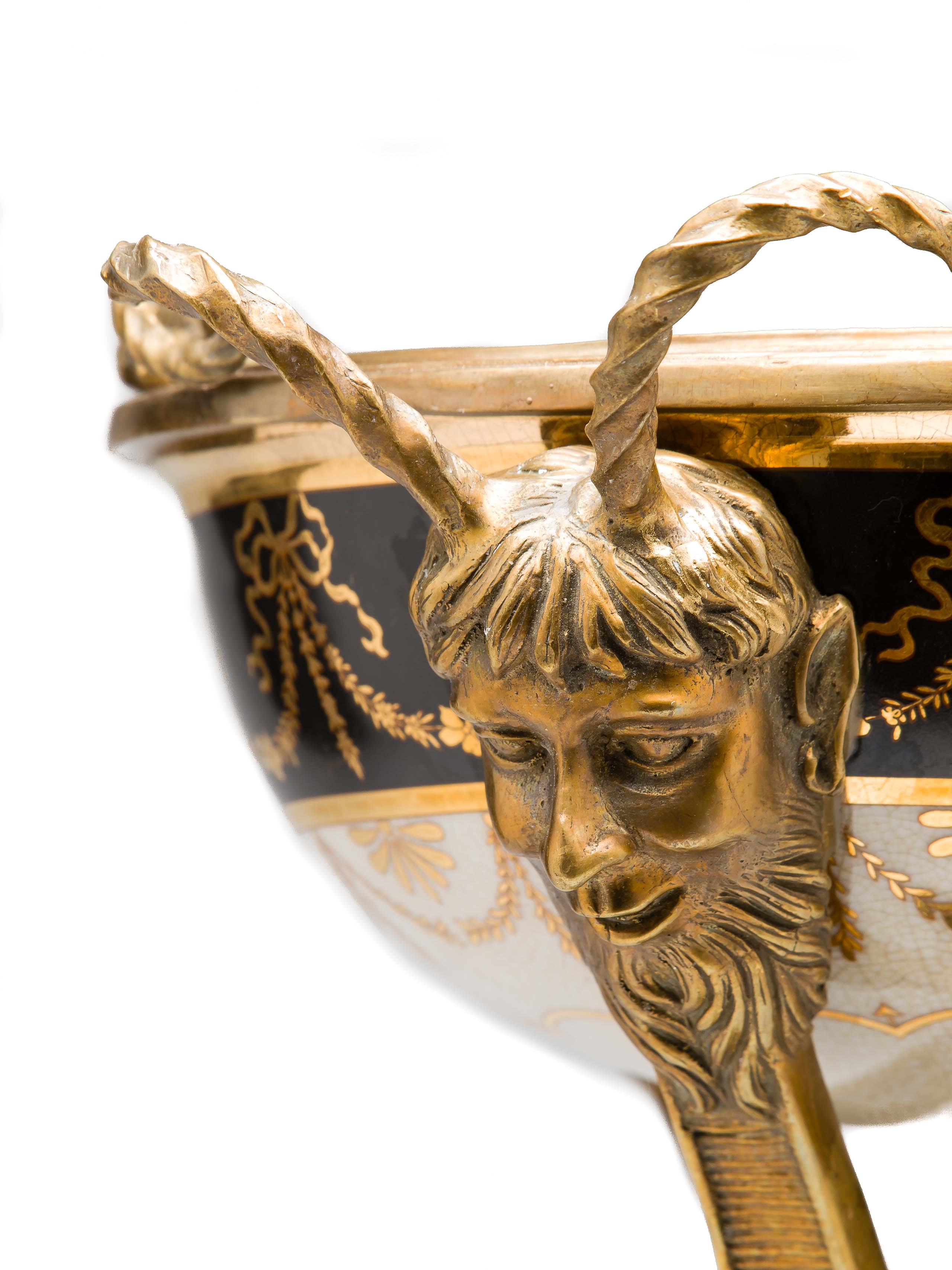 Prunkschale aus Bronze und Porzellan 35cm Faun Schale antik Stil Porcelain