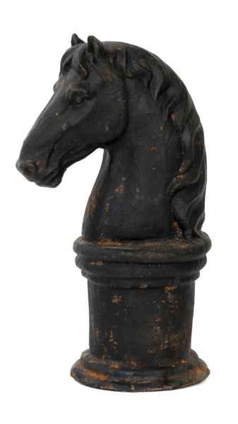 Pferdekopf auf Sockel Skulptur Eisen Figur Pferd Garten Schachfigur horse iron