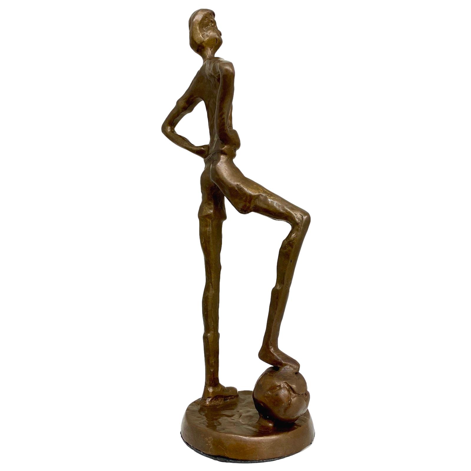 Skulptur Fussball Fussballer Antik-Stil Bronze Figur Moderne Pokal Trophäe 