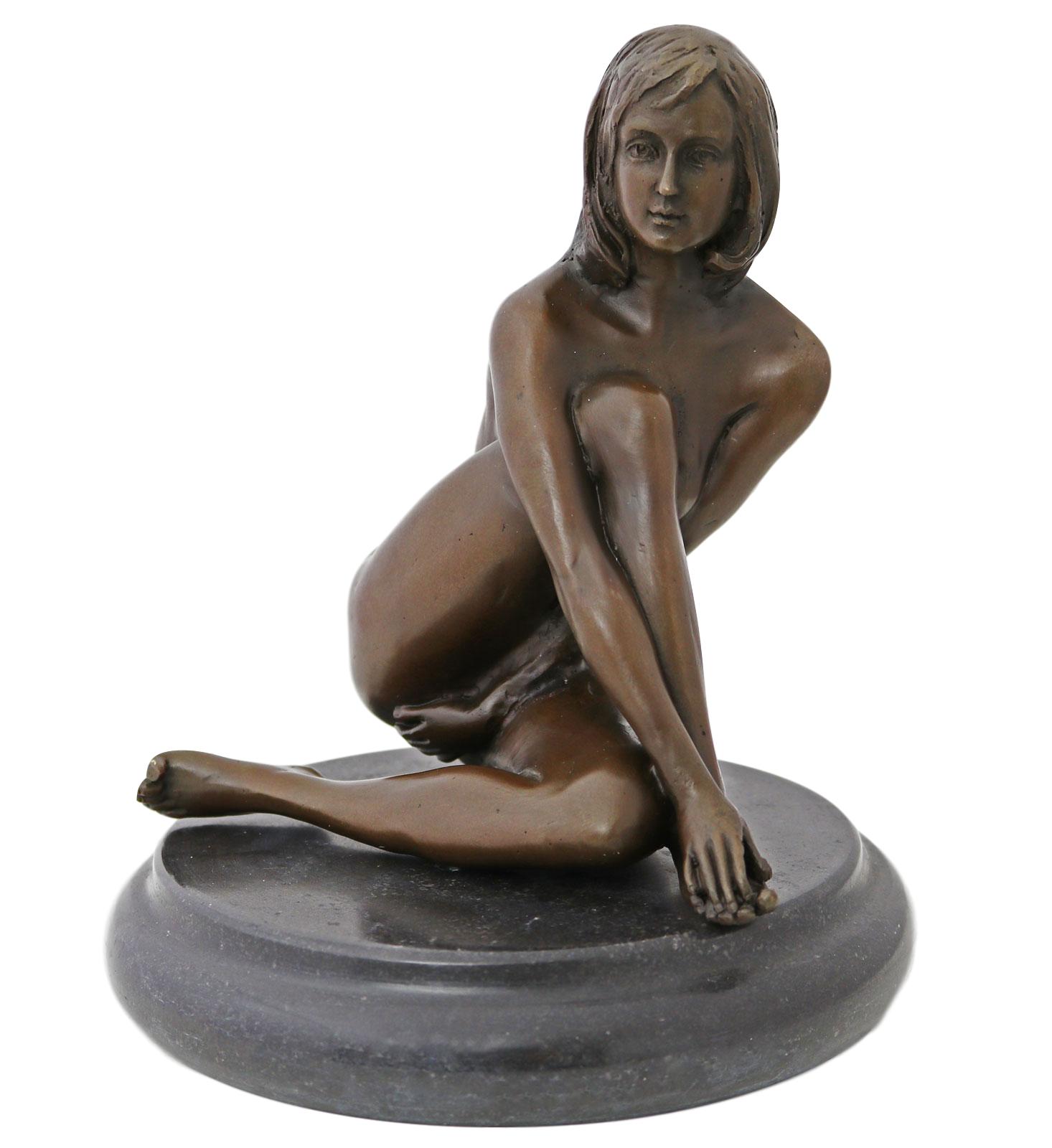 Bronze Figur Skulptur erotische Frau bückend auf Marmorsockel 16x24 cm 9415 